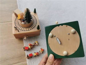 Nuevo regalo <span class=keywords><strong>de</strong></span> Navidad Caja <span class=keywords><strong>de</strong></span> música <span class=keywords><strong>de</strong></span> cuerda <span class=keywords><strong>de</strong></span> <span class=keywords><strong>madera</strong></span> <span class=keywords><strong>con</strong></span> trenes magnéticos Juguetes Montessori Verde y naturaleza Merry-GO-round - Product Image 4