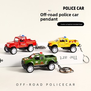 Porte-clés de voiture de police tout-terrain en plastique, jouet pour enfants, pendentif pour sac de petit ami, petit cadeau - Product Image 2