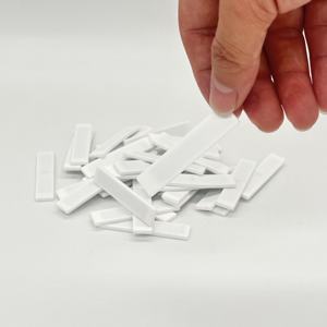 Silicone haute température 860-960MHz RFID UHF Mini étiquette étiquettes de lavage de linge avec étiquette intelligente de gestion de <span class=keywords><strong>location</strong></span> de linge - Product Image 3