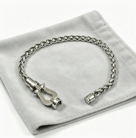Bracelet en acier inoxydable hydraulique irrégulier à vente directe transfrontalière, fermoir unisexe, qualité supérieure, modèle Q030, Anniversaire