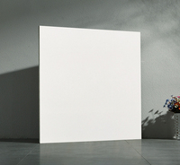 Carreaux de porcelaine 600x600 Super Blancs à surface polie, faible absorption d'eau, couleur blanche, blancheur 53 degrés, carreaux à double chargement
