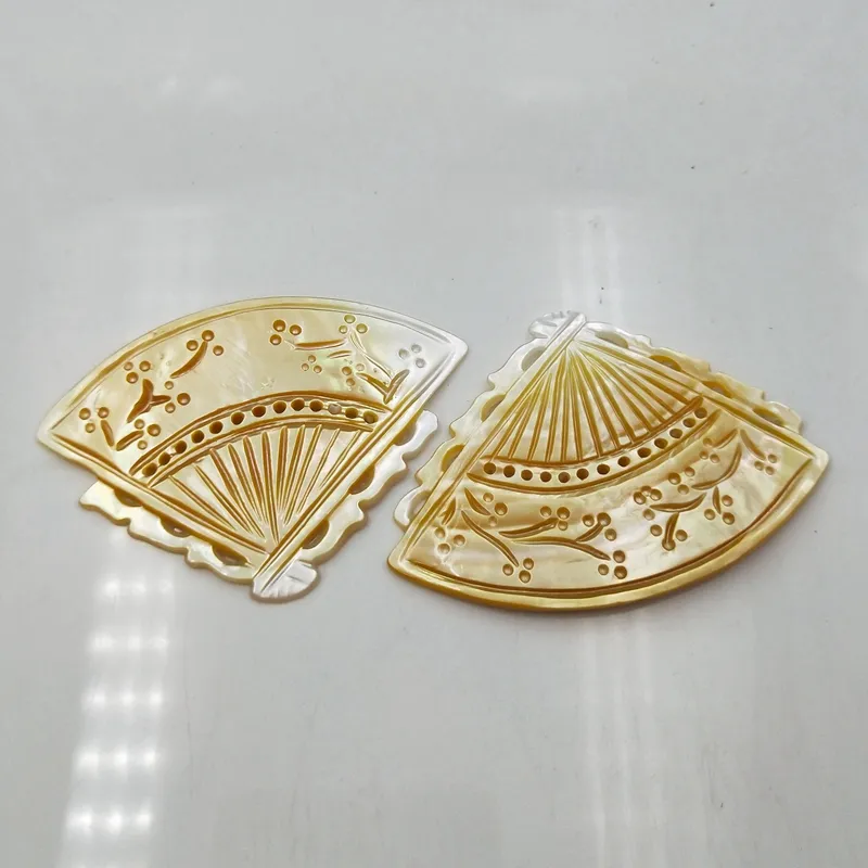 Wholesale Unique Jewelry Making Natural Shell Pendant Fan Shaped Genuine Gemstone Carved Mother of Pearl Necklace Charm Pendants