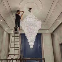 Lustre carré moderne sur mesure en cristal avec éclairage LED à télécommande et hauteur réglable, option ovale pour escalier