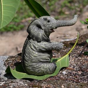 งานประติมากรรมรูปช้างน้อยน่ารักทำจากอีพ็อกซี่เรซิ่น หัวเอียง ตกแต่งสวน สนามหญ้า หรือระเบียง เหมาะสำหรับเป็นของขวัญ - Product Image 2
