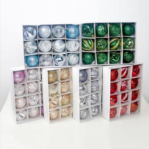 ลูกบอลพลาสติกตกแต่งคริสต์มาสสีแดง ขาว ทอง ขนาด 6 ซม. 12 ชิ้น/กล่องของขวัญ  วัสดุประดับตกแต่ง - Product Image 1