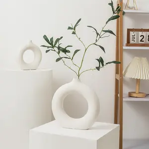 Modern White Ceramic Vase With Silent Wind Ornaments Dried Flowers Insertion Home Decor For Vegetarians Stay Wa Style