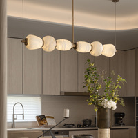 Lustre en cuivre et marbre d'albâtre espagnol, moderne et minimaliste, en forme de longue bande, pour salle à manger, bar, ou comptoir haut de gamme