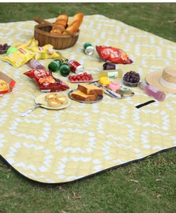 Matelas pliable en PVC imperméable à ultrasons et tapis de pique-nique - Tapis de <span class=keywords><strong>camping</strong></span> portable pour activités de plein air et utilisation sur la plage - Product Image 5