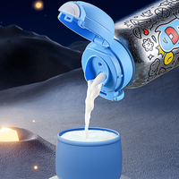 Bouteille d'eau isotherme portable en titane avec paille, motif astronaute de dessin animé mignon pour enfants, filles, garçons et étudiants