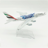 Modèles d'avions Emirates A380 A340 B777 1:400 Scale Diecast 16CM Metal Alloy Aviation Knowledge Toys with Landing Gears