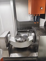 Centre d'usinage CNC 5 axes TSINGZIWA L300-D avec commande Fanuc pour l'usinage des métaux