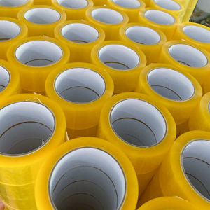 Ruban d'emballage adhésif acrylique jaunâtre activé à l'eau simple face BOPP de haute qualité - Product Image 1