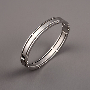 Men's <b>Titanium</b> Steel Geometric Oval Clip-On Bracelet Minimalist Fashion Jewelry - Product Image 1
