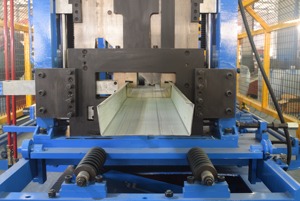 Máquina formadora de rollos en frío automática de varios tamaños Fms Steel <span class=keywords><strong>C</strong></span> y Z <span class=keywords><strong>Purlin</strong></span> Channel a la venta - Product Image 2