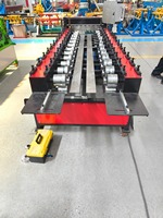 Machine portable de fabrication de tuiles de toiture et de revêtements muraux avec ajustement automatique pour le Canada