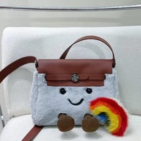 Sac Hobo 2026 en PU et peluche avec rabat à épaule inclinée, fermeture à rabat, pour usage quotidien, portable, simple, en forme d'enveloppe, patchwork en daim et polaire