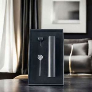 Wholesale <b>Mini</b> Portable Aluminum Glass Inner 10ml Perfume Atomizer Square-shaped Travel Spray <b>Bottles</b> Pump Sprayer Screen - Product Image 4