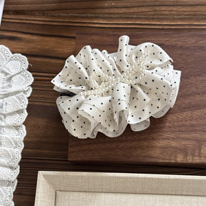 Pince à cheveux coréenne plissée à pois avec fleur, pince banane pour femme, accessoire pour cheveux avec nœud - Product Image 6