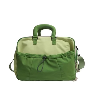 Sac à dos grande capacité, sac de voyage à bandoulière, sac fourre-tout, sac à main, sac de sport et de fitness en polyester unisexe avec séparation sec-humide en denim - Product Image 1