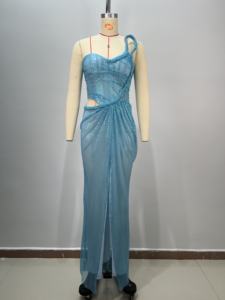 فستان سهرة أزرق مثير بتصميم شبكي مفرغ ومزين بالخرز، أحدث موديل بكتف مكشوف وشق عالي - Product Image 2