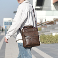 Sac bandoulière rétro en cuir vertical portable pour homme, sac messager imperméable en cuir avec fermeture éclair pour homme