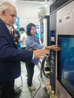 Station de recharge rapide pour véhicules électriques CCS2 DC YLC nouvelle génération 60 kW 90 kW 120 kW avec Ethernet/4G et écran publicitaire de 32 pouces