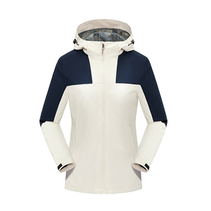 2023 nouvelle mode Softshell veste imperméable et coupe-vent respirant et doux pluie Safari veste pour hommes femmes - Product Image 5