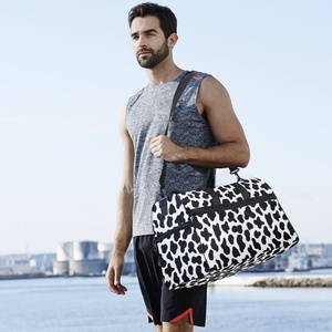 Nueva Llegada, Bolsa de Viaje Deportiva de Nailon con Estampado de Vaca, Bolsa de Fin de Semana Personalizada con Compartimento para Zapatos - Product Image 5