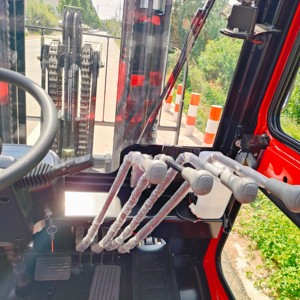 Carretilla elevadora diesel de transmisión automática hidráulica YangFT C Series CPCD30 3 toneladas con cabina - Product Image 6