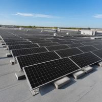 Panneau solaire bifacial TOPCon 590W, type N, IP68, module PV double vitrage, vente en gros directe d'usine pour montage au sol et toitures commerciales