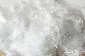 Fibra de Poliéster PET Virgen 100%, 64 mm, Blanca Cruda, Alta Resistencia, Fibra Textil, Origen Vietnam - Product Image 3