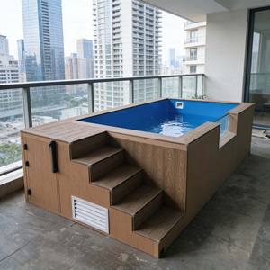 Piscina Moderna Elevada con Detalles de Madera y Sistema de Bomba de Filtro Integrado - Product Image 3