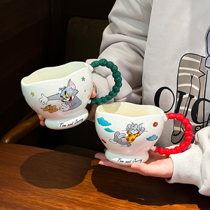 Tasse en céramique Tom et Jerry avec poignée rouge, design de dessin animé, grande capacité, tasse à lait pour le petit-déjeuner, cadeau d'anniversaire pour filles - Product Image 3