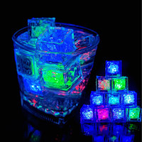 Neonglo 7-colore luce che cambia liquido attivato forma quadrata cubetto di ghiaccio con 1 RGB LED per Bar scuola festa di compleanno di nozze Drink