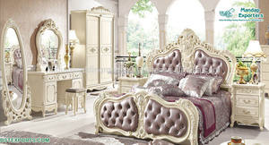 Ensemble de meubles de chambre à coucher en teck sculpté à la main moderne avec taille et couleur personnalisables Lit de designer de luxe pour la maison - Product Image 4