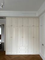 Armoire moderne haut de gamme peinte en couleur unie avec belle porte pratique en fibre de densité moyenne pour meubles de chambre à coucher