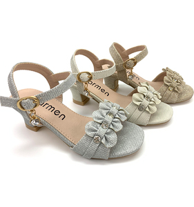 Sandali open toe per bambini con tacchi bassi e fiori sandali estivi per <span class=keywords><strong>bambina</strong></span> vestono <span class=keywords><strong>scarpe</strong></span> per incontri - Product Image 1