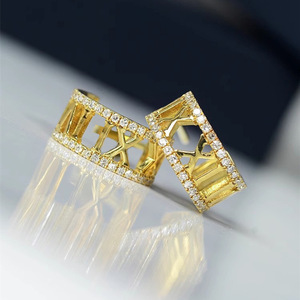 Orecchini Scintillanti con Numeri Romani per Donne, Eleganti Gioielli Geometrici per Uso Quotidiano - Product Image 5