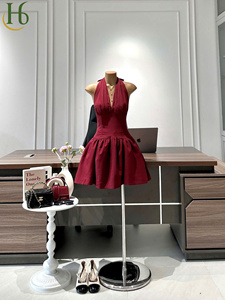 Vestido Mini con Cuello Halter y Corte Evase, Transpirable, Femenino, de Poliéster Tejido, Vestido de Fiesta, Fábrica de Ropa OEM Vietnam, Vestido Midi con Cuello Halter - Product Image 2