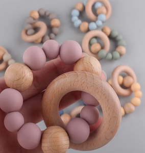 แหวนถักทำจากไม้บีชธรรมชาติสำหรับเด็กทารกสร้อยข้อมือลูกปัดซิลิโคนแบบนิ่มไม่มี BPA สำหรับเด็กทารกเกิดใหม่ - Product Image 4