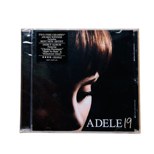 <span class=keywords><strong>Adele</strong></span> <span class=keywords><strong>19</strong></span> CD. El álbum de estudio de debut de <span class=keywords><strong>Adele</strong></span>, el trabajo que marco un hito en la historia de la música y le abrió el camino a su carrera legendaria. - Product Image 2