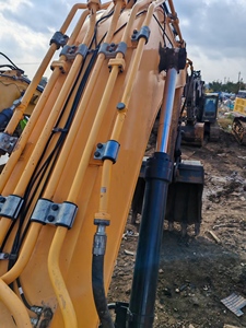 Puissante excavatrice d'occasion Hyundai 520l-9vs, excavatrice Hyundai d'occasion pour briser la pierre avec marteau, à prix raisonnable - Product Image 3