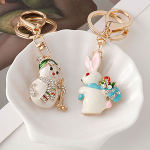 Vente en gros en ligne du fabricant : Porte-clés mignons en forme de sapins de Noël et de bonhommes de neige, avec broche double usage à finition émaillée pour décorations - Product Image 2