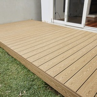 Plancher de terrasse extérieur en composite WPC à grain de bois creux 3D gaufré, aspect teck
