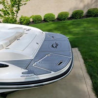 Tapis de pont en mousse EVA imitation teck pour plateforme de bain et cockpit de bateau Rinker Captiva 246 (2008-2010), style SeaDek MarineMat, auto-adhésif