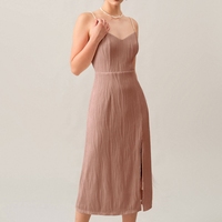 Nouvelle robe midi élégante et stylée pour femme, col en V, texture ondulée, bretelles en perles