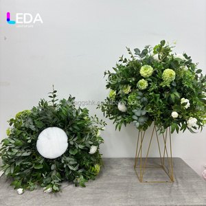 Bola de Flores Artificiales de Seda LEDA Hecha a Mano de 60 cm (2 pies) con Rosas Mixtas y Follaje, Centro de Mesa para Bodas y Decoración de Eventos - Product Image 4