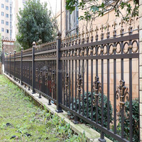 Murs décoratifs en alliage d'aluminium sur mesure haut de gamme pour villas modernes, balustrades de balcon extérieures avec fonction peignable