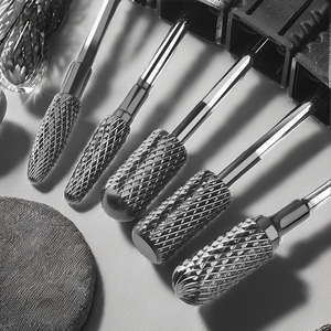 Desde 1997, Broca de Carburo para Uñas DQB-1006 F de Barril Grande, para Gel y Esmalte, 0-45000 rpm, para una Aplicación Suave del Esmalte - Product Image 2