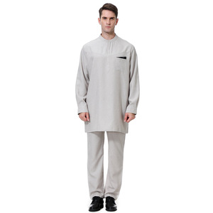 Ensemble 2 pièces pour hommes africains pour célébrations culturelles – Offre Spéciale : Ensemble de robes ethniques en polyester pour hommes, utilisable en toutes saisons - Product Image 4